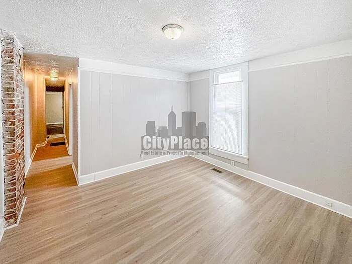 1319 W 27th St — Photo 6