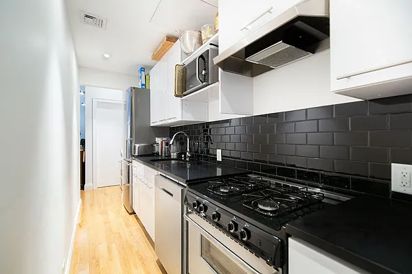 Rented by REAL New York | media 15