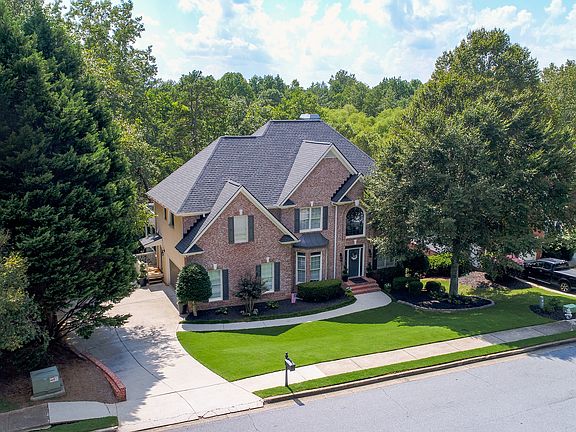 3rd image of 2471 Wood Creek Ct