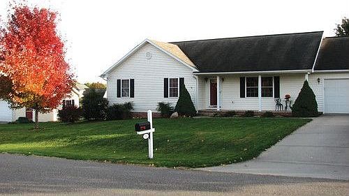 1st image of 111 Willow Dr