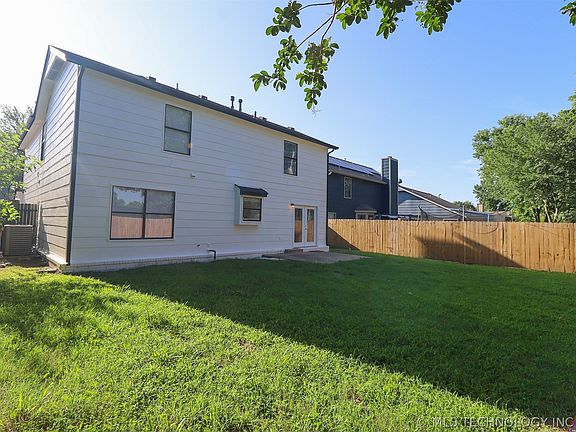 5th image of 2708 S Oak Pl