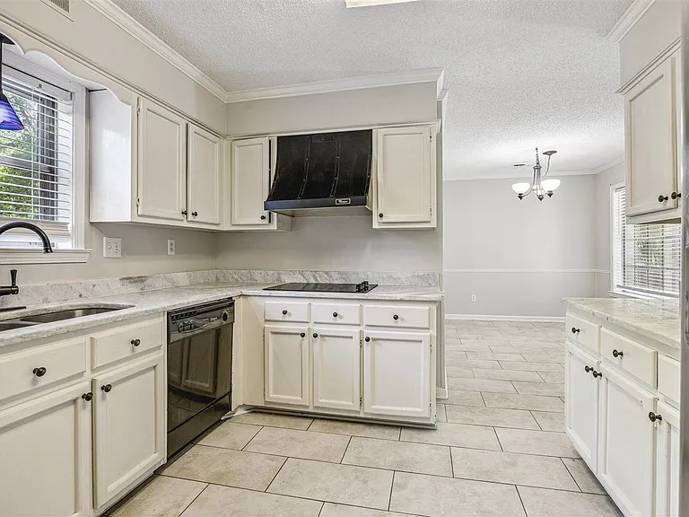 2232 Burfordi Ln — Photo 11