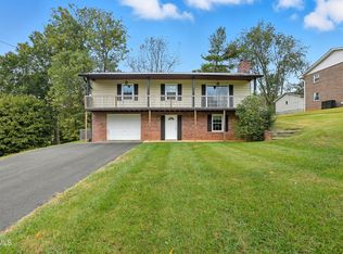 1312 Plantation Dr, Johnson City, TN 37604