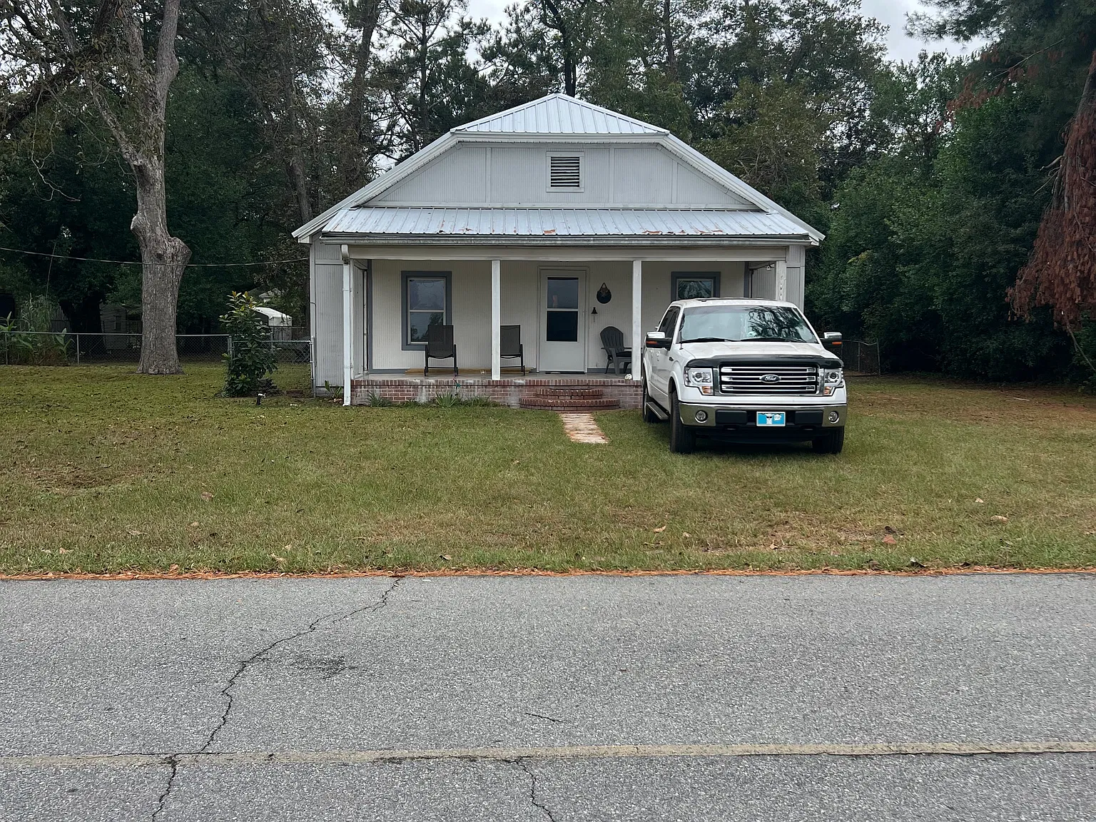 3 bed, 1.5 bath, 1536 sqft, $1,300 — Photo 1
