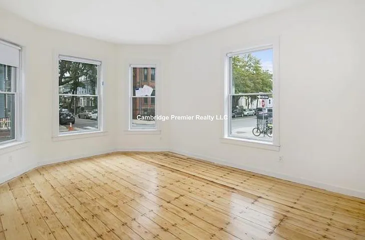 22 Magazine St #8