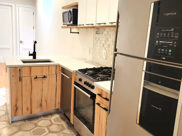 597 Park Place image 2 of 7