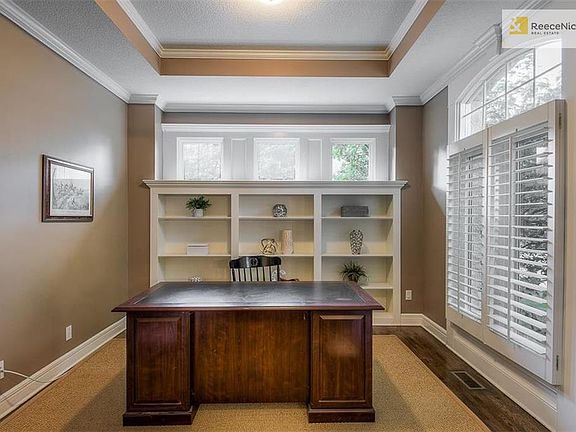 4th image of 5872 Edgewater Dr