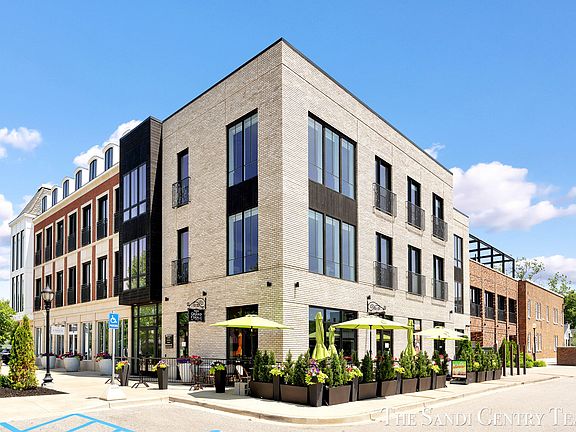4th image of 110 W Savidge St #302