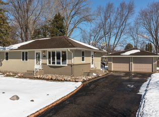 1733 Oakwood Dr, Shoreview, MN 55126