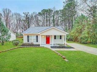 224 Hilltop Cir, Mableton, GA 30126