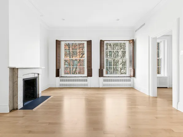 221 East 17th Street image 1 of 8