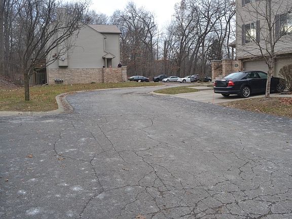5th image of 7080 Colonial Oaks Dr #1