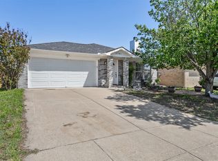 2741 Castro Ln, Fort Worth, TX 76108