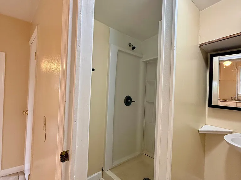 560 N Pine St #3 — Photo 12