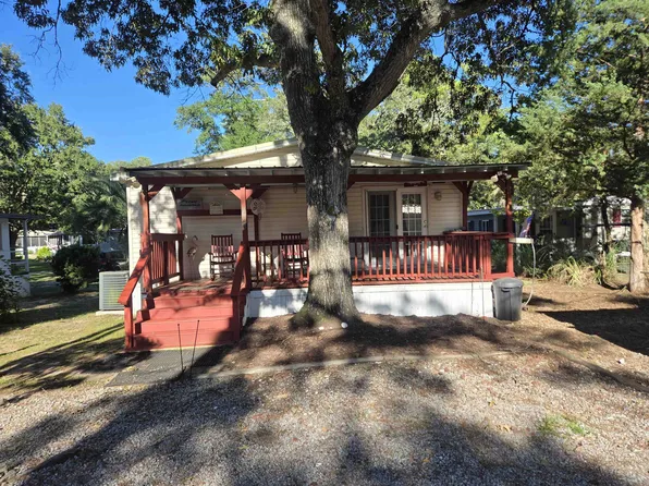 609 Live Oak Dr., Garden City Beach, SC 29576