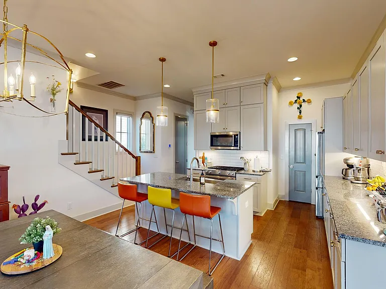 7075 Fain Park Dr — Photo 9