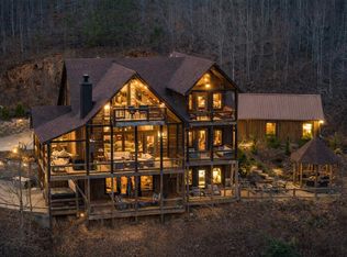 355 W Shalom Ct, Blue Ridge, GA 30513