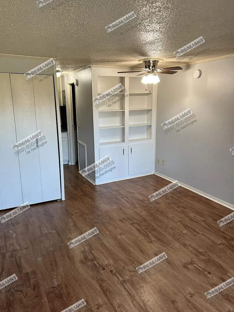 Studio, 1.0 bath, 288 sqft, $945 — Photo 2