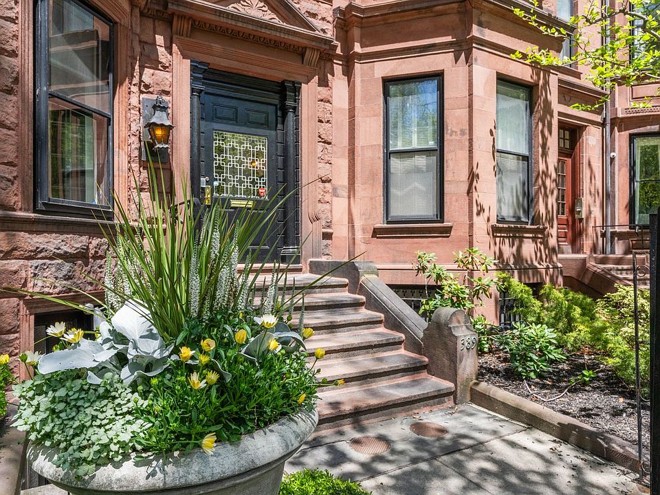 1st image of 389 Commonwealth Ave APT 1