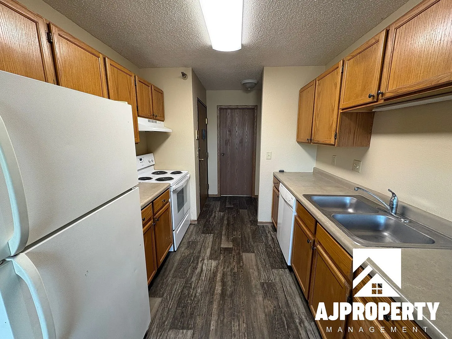 Westlake Apartments — Photo 4