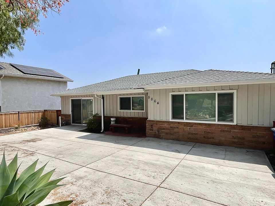 1st image of 8864 Golf Dr