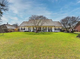 2807 Saint Francis Forest Dr, Lake Charles, LA 70605