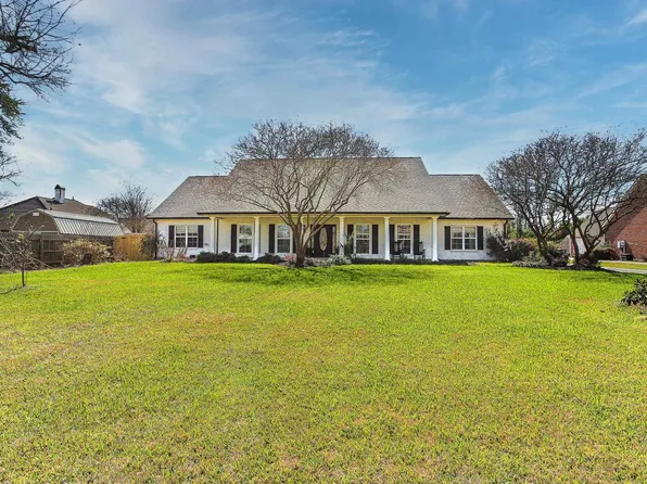 2807 Saint Francis Forest Dr, Lake Charles, LA 70605