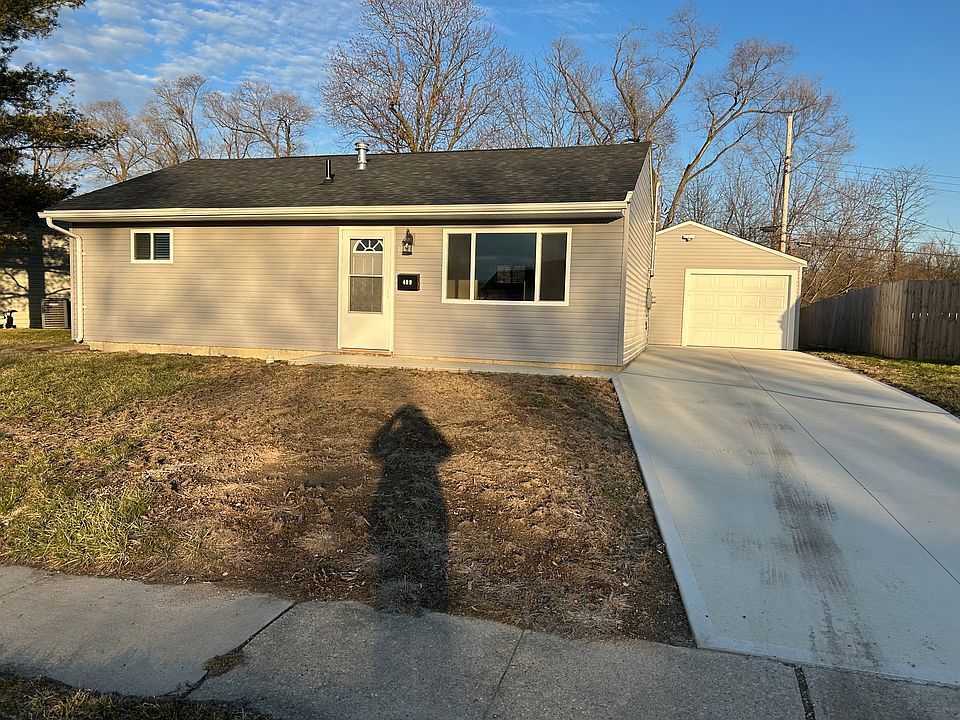 1st image of 409 Marchmont Dr