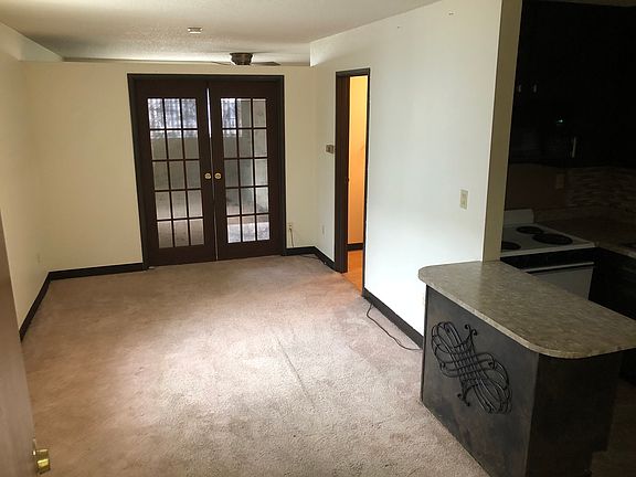 2nd image of 3130 W Monroe St APT 101