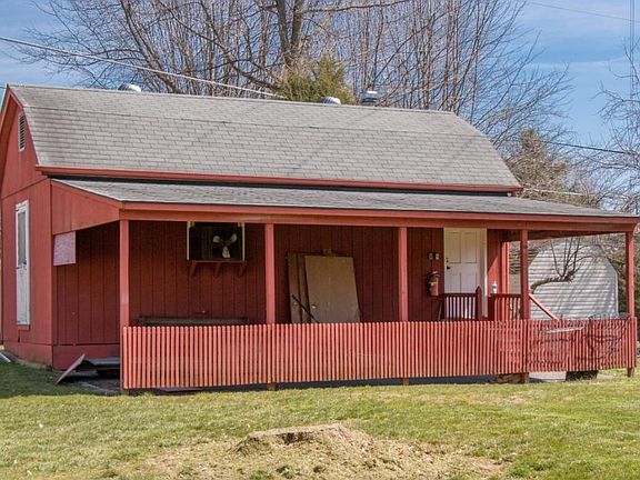 2nd image of 1016 Canterbury Ln