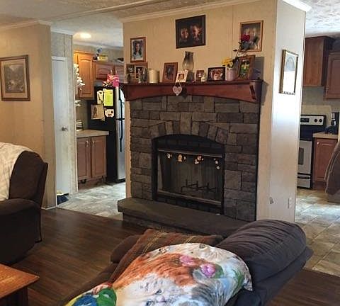 4th image of 386 Toomey Ln