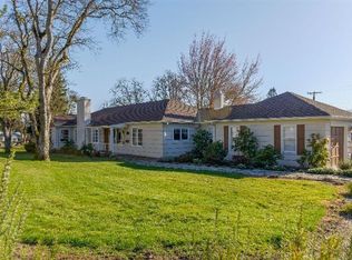 2 White Oak Dr, Medford, OR 97504