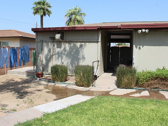 3rd image of 3823 W Hayward Ave