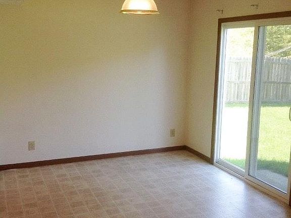 5th image of 804 Braxton Dr N