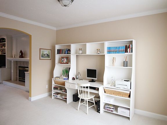 Liv rm being used as office