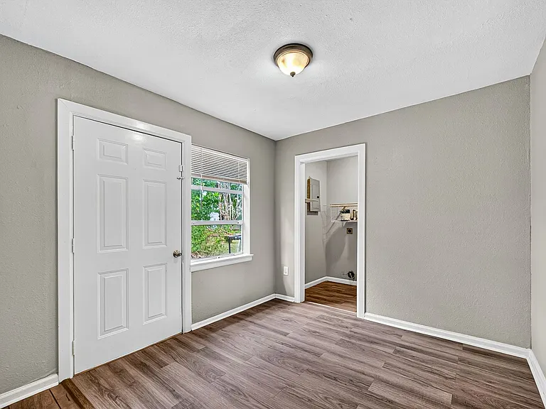 10106 Sierra Dr — Photo 23
