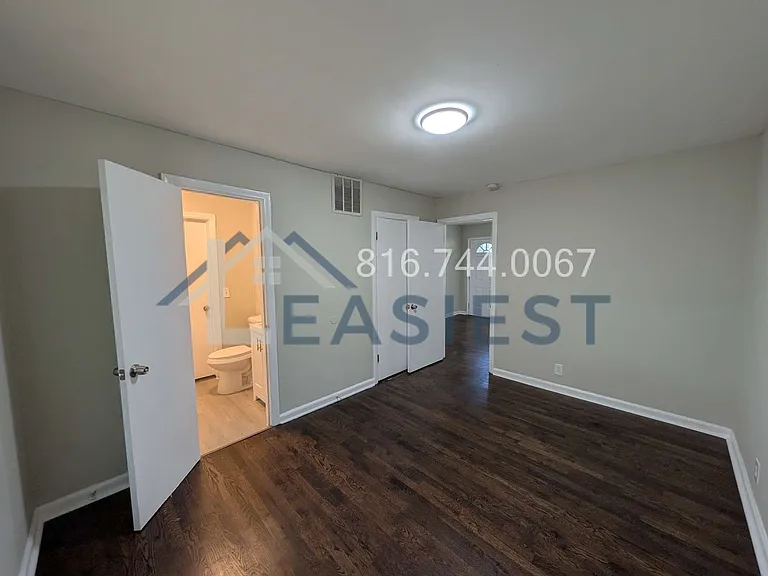 2402 S Claremont Ave — Photo 16