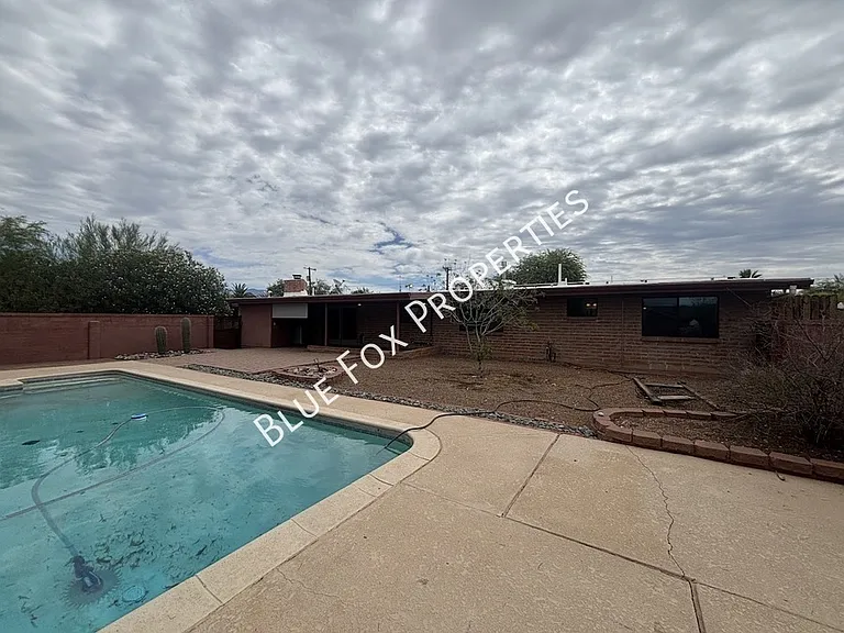 729 N Alamo Ave — Photo 20