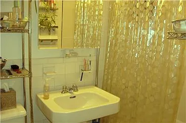 Rented by R New York