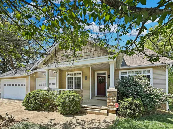 3201 E Kristen Ct, Bloomington, IN 47401