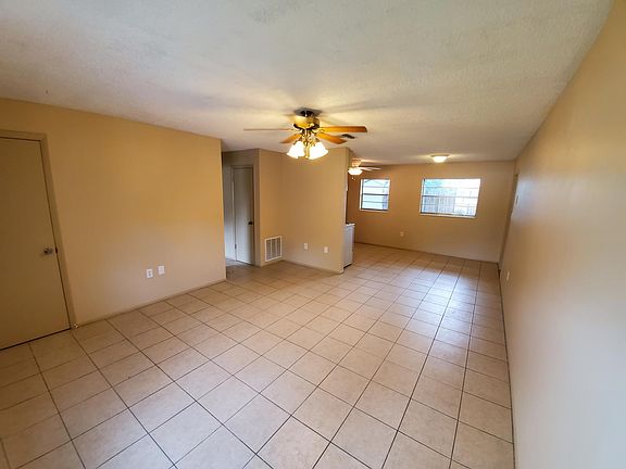 4th image of 645 Oak Dr