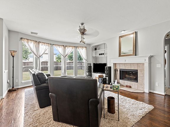 2nd image of 3204 Marquette Dr