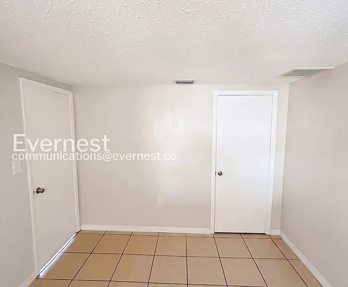 9130 Chatam Ln — Photo 16