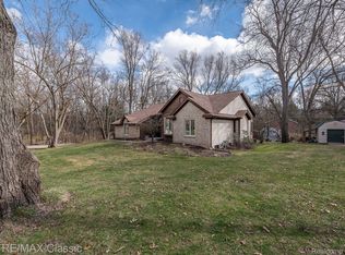 3244 Madison, Pinckney, MI 48169