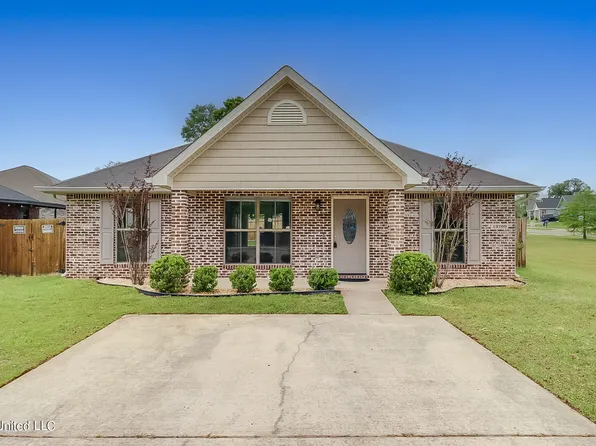 13709 Lawton Ln, Gulfport, MS 39503