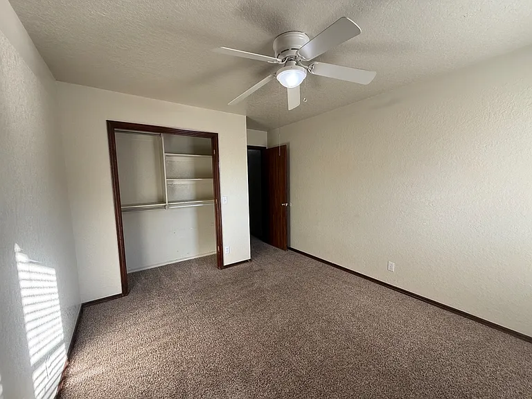 18509 Chestnut Oak Dr — Photo 32