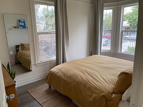 4th image of 224 N Avenue 52