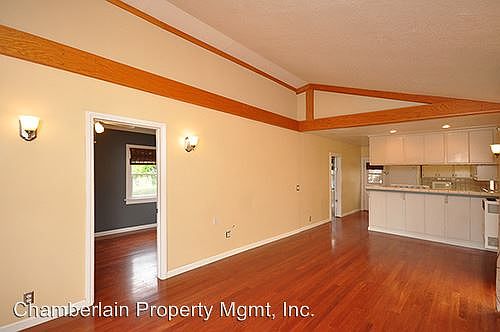3rd image of 614 N Clementine St