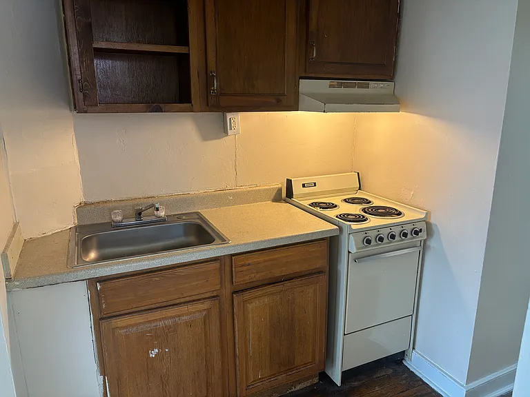 244 S Duke St #3 — Photo 4