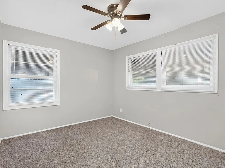 161 Cameron Rd — Photo 10